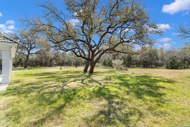 7244 SILVER SPUR TRL, Boerne, TX 78015