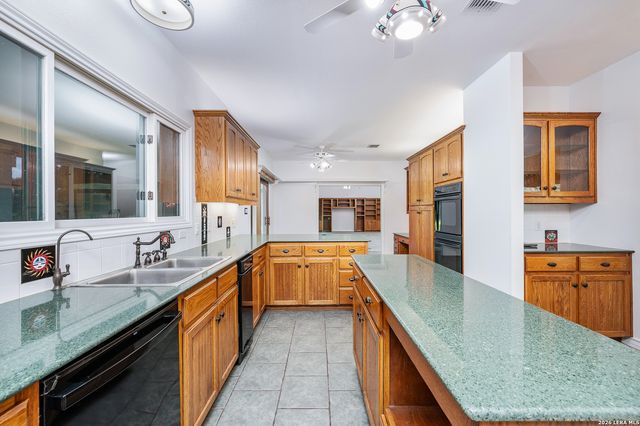 7244 SILVER SPUR TRL, Boerne, TX 78015