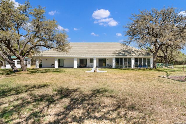 7244 SILVER SPUR TRL, Boerne, TX 78015