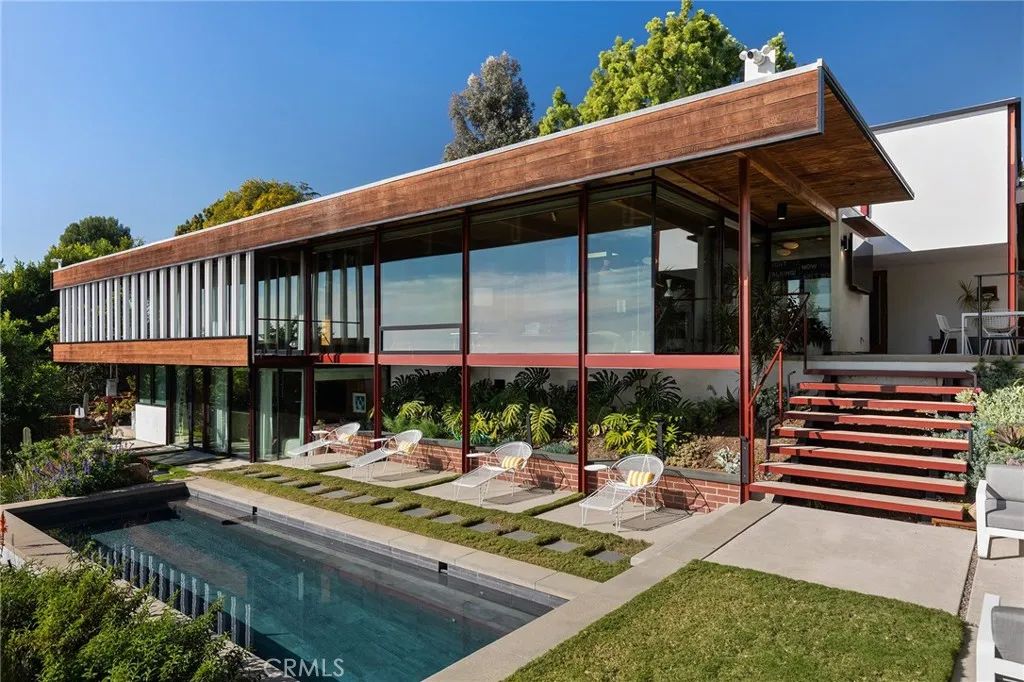 1515 N Tigertail, Los Angeles, CA 90049