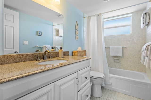 1820 New Palm Way 103, Boynton Beach, FL 33435