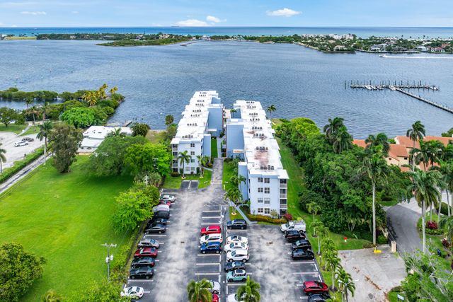 1820 New Palm Way 103, Boynton Beach, FL 33435