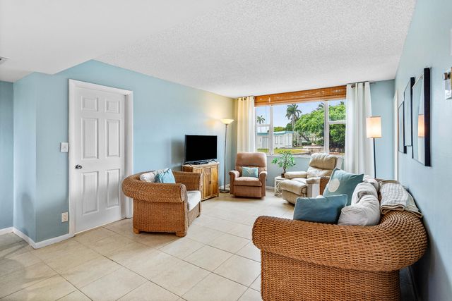 1820 New Palm Way 103, Boynton Beach, FL 33435