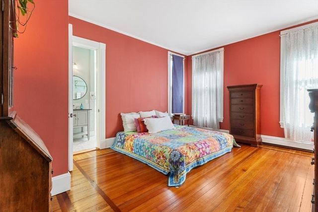 72 Cypress St 1, Brookline, MA 02445