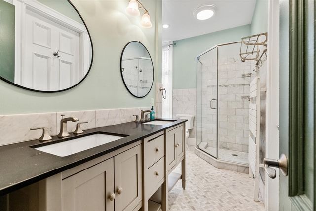 72 Cypress St 1, Brookline, MA 02445