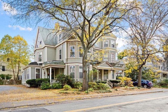 72 Cypress St 1, Brookline, MA 02445