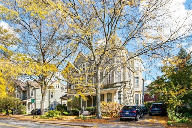 72 Cypress St 1, Brookline, MA 02445