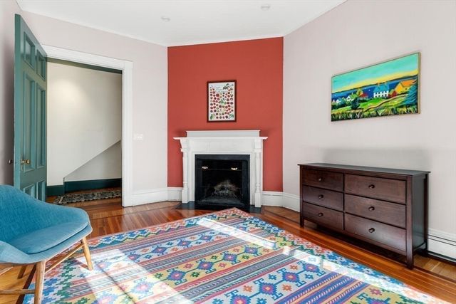 72 Cypress St 1, Brookline, MA 02445