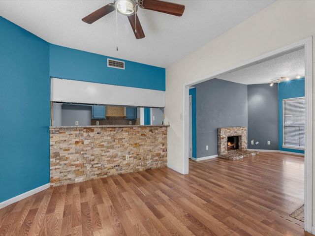 10179 Oakberry Street, Houston, TX 77042