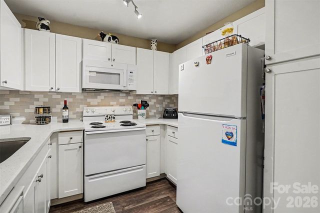 37 Hamiltons Harbor Drive 613, Clover, SC 29710