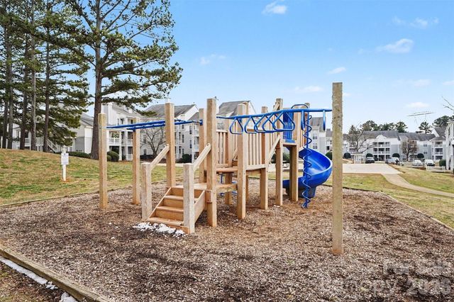 37 Hamiltons Harbor Drive 613, Clover, SC 29710