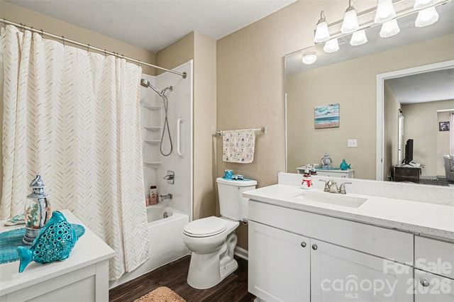 37 Hamiltons Harbor Drive 613, Clover, SC 29710