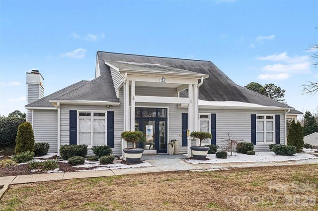 37 Hamiltons Harbor Drive 613, Clover, SC 29710