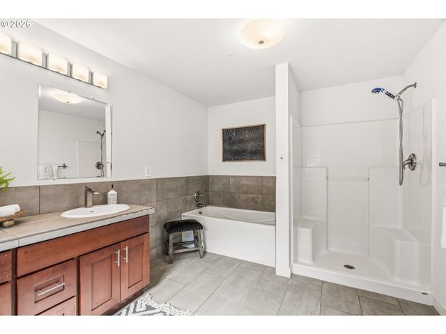 2329 Ne 380TH Ave, Washougal, WA 98671