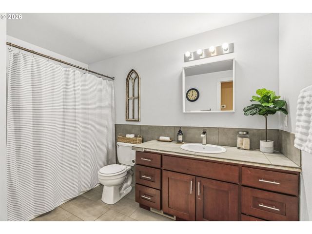 2329 Ne 380TH Ave, Washougal, WA 98671