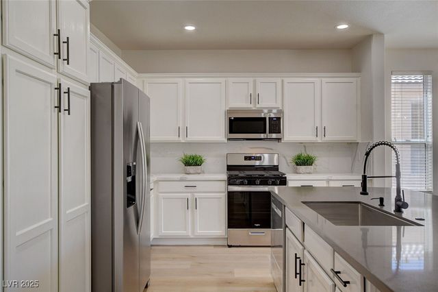 4379 Bella Cascada Street, Las Vegas, NV 89135