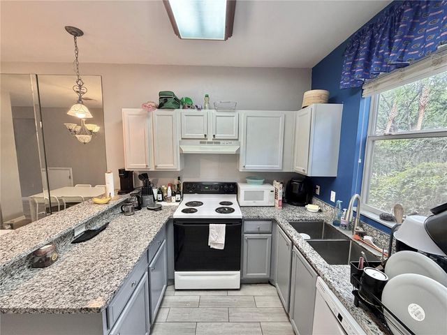 3575 SW 30TH WAY 121, Gainesville, FL 32608