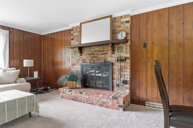 386 Old Gilkeson Road, Mt Lebanon, PA 15228