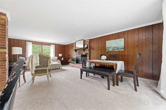 386 Old Gilkeson Road, Mt Lebanon, PA 15228