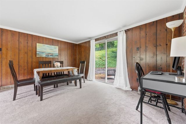 386 Old Gilkeson Road, Mt Lebanon, PA 15228