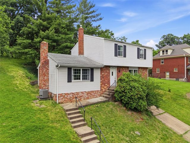 386 Old Gilkeson Road, Mt Lebanon, PA 15228