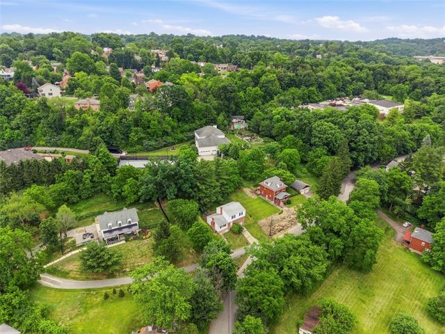 386 Old Gilkeson Road, Mt Lebanon, PA 15228
