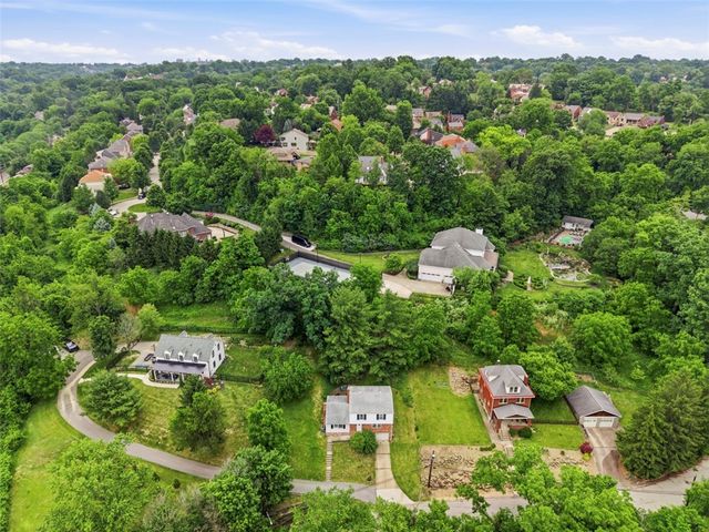 386 Old Gilkeson Road, Mt Lebanon, PA 15228