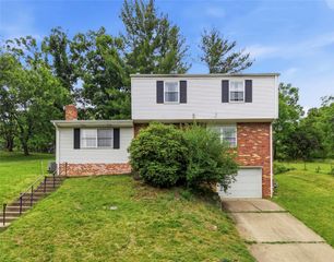 386 Old Gilkeson Road, Mt Lebanon, PA 15228