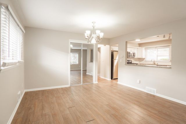 6418 Knoll Street N, Golden Valley, MN 55427