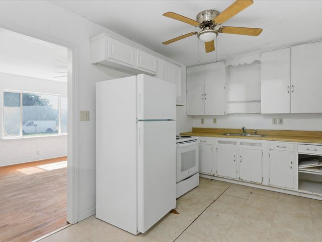 307 Depot Street, Whitesboro, TX 76273
