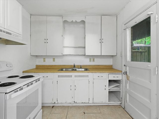 307 Depot Street, Whitesboro, TX 76273
