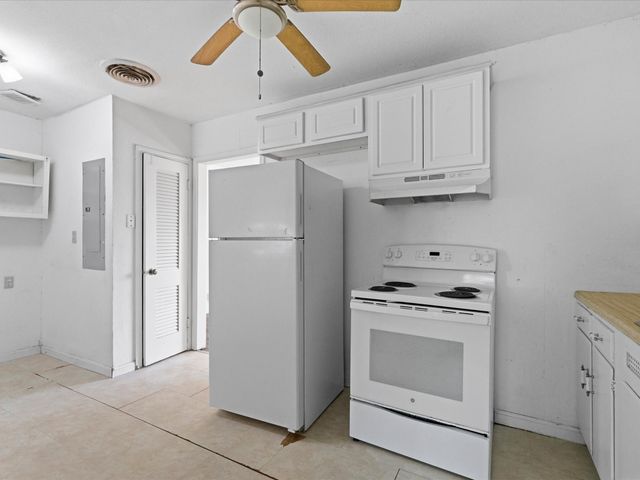 307 Depot Street, Whitesboro, TX 76273