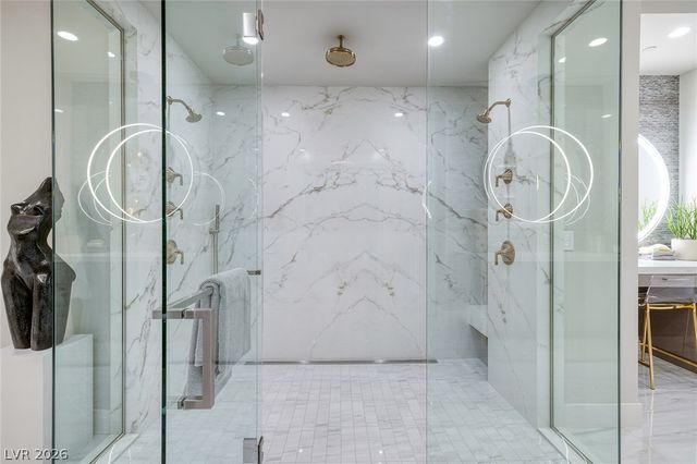 527 Overlook Rim Drive, Henderson, NV 89012