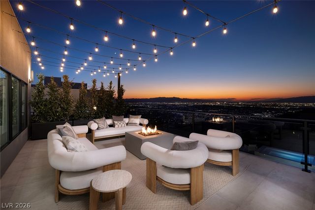 527 Overlook Rim Drive, Henderson, NV 89012