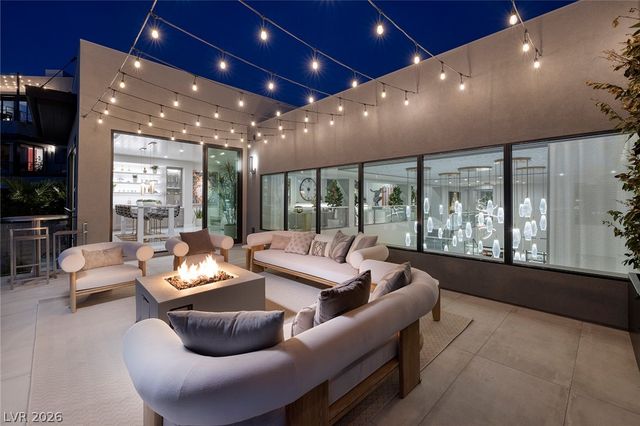 527 Overlook Rim Drive, Henderson, NV 89012