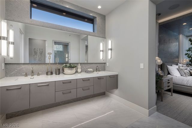 527 Overlook Rim Drive, Henderson, NV 89012