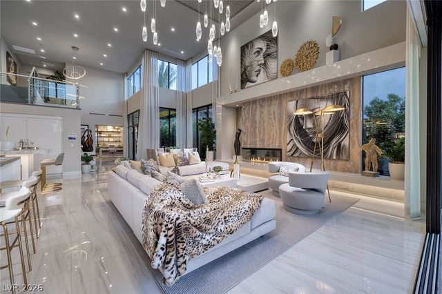 527 Overlook Rim Drive, Henderson, NV 89012