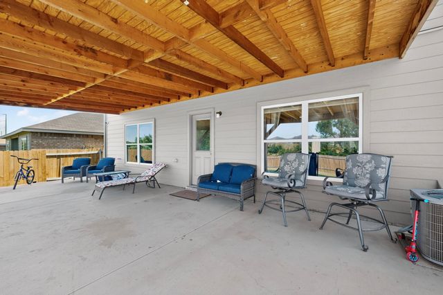 218 Banjo Trail, Newark, TX 76071