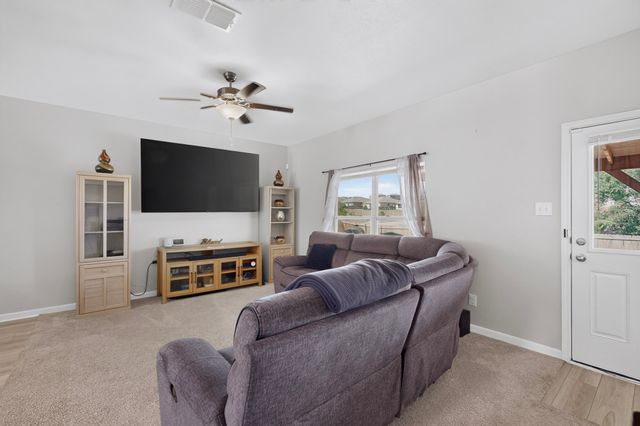 218 Banjo Trail, Newark, TX 76071