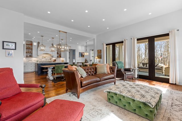 2070 River Bluffs Drive, Jasper, TN 37347