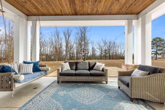 2070 River Bluffs Drive, Jasper, TN 37347