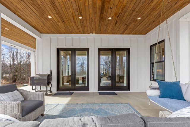 2070 River Bluffs Drive, Jasper, TN 37347