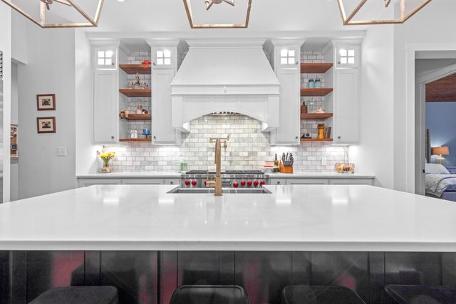 2070 River Bluffs Drive, Jasper, TN 37347