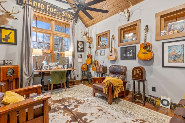 2070 River Bluffs Drive, Jasper, TN 37347