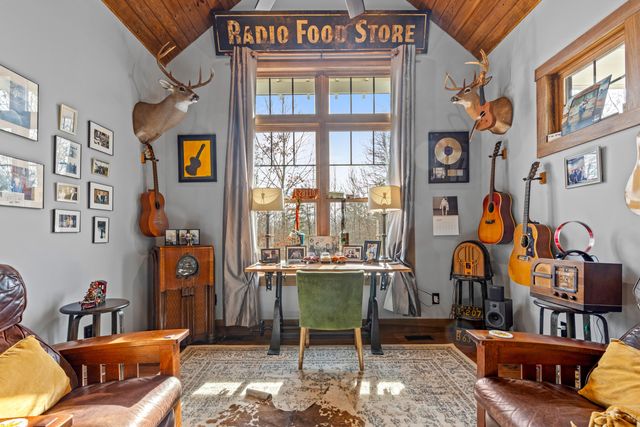 2070 River Bluffs Drive, Jasper, TN 37347