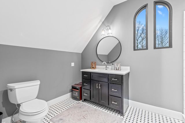 2070 River Bluffs Drive, Jasper, TN 37347