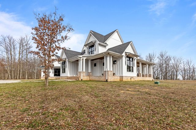 2070 River Bluffs Drive, Jasper, TN 37347