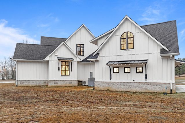 2070 River Bluffs Drive, Jasper, TN 37347
