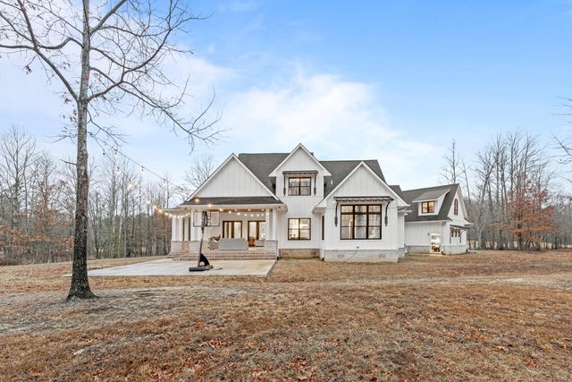 2070 River Bluffs Drive, Jasper, TN 37347