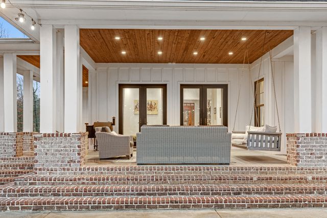 2070 River Bluffs Drive, Jasper, TN 37347